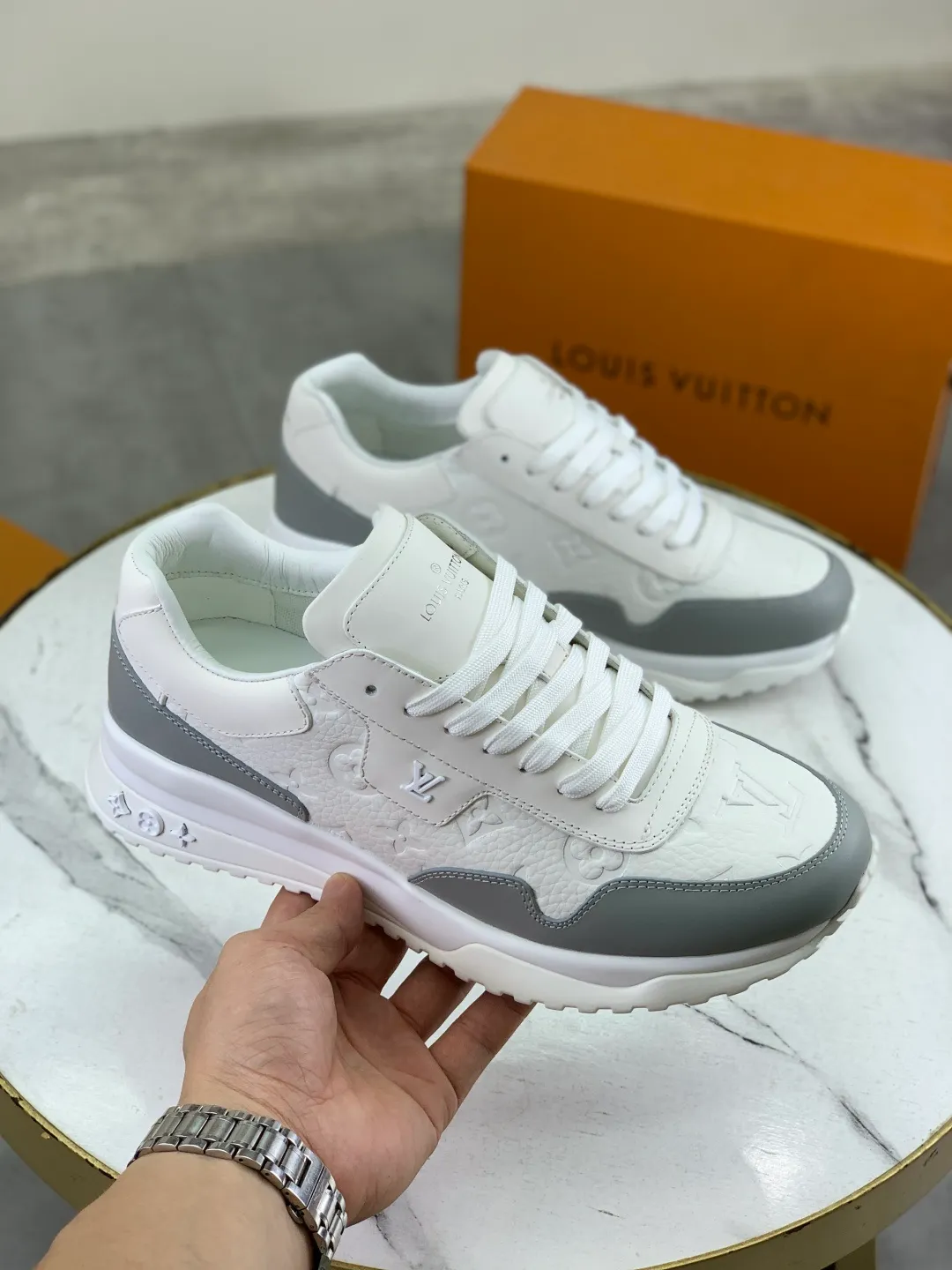 Men's men's shoes P680 new style 💶[LOUIS VUITTON] (original order) new style 🍀LV Louis Vuitton * - top version of LV classic trendy shoes! Use imported original cowhide and water-dyed cowhide lining. The latest original wear-resistant TPU combination outsole! High quality products! Multiple colors available, code number: 38-44 (45 46 customized)